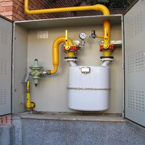 Ablandamiento y fugas de empaquetaduras que ocasionan corrosión al sistema de boiler industrial