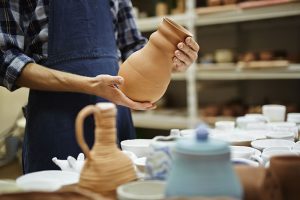 Calefacción Industrial: Eliminación de Humedad antes del Horneado Final de Porcelana